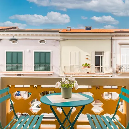 Acquazzurra, Typical Hoyse Center